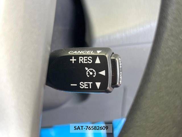 Toyota PRIUS ALPHA 2011-12 366755-4