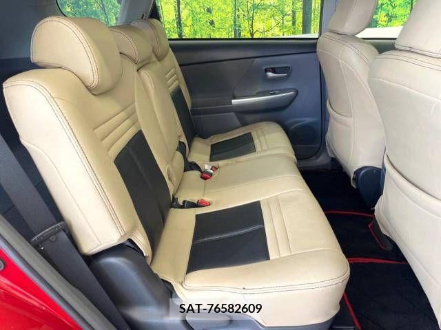 Toyota PRIUS ALPHA 2011-12 366755-9