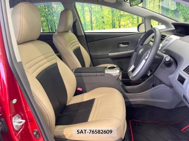 Toyota PRIUS ALPHA 2011-12 366755-8