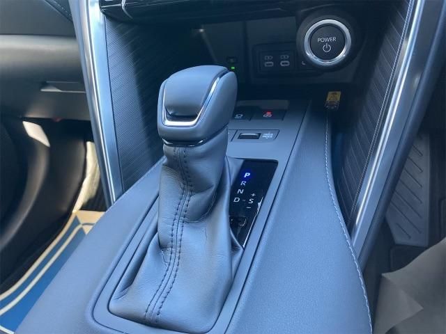 Toyota HARRIER HYBRID 2023-09 18522-16
