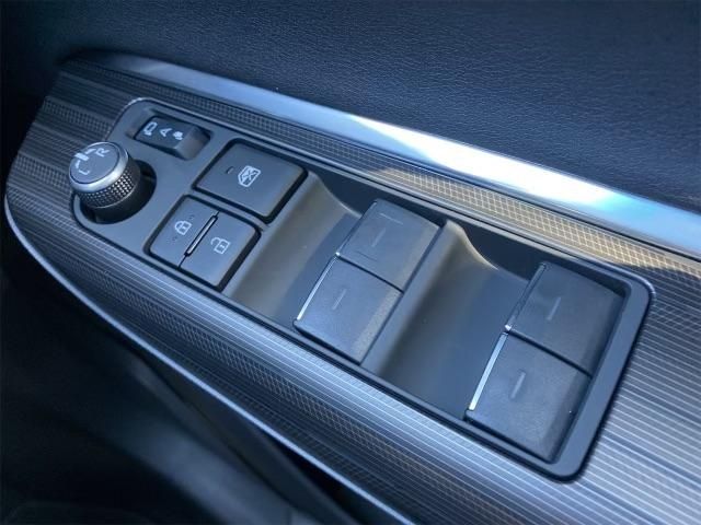 Toyota HARRIER HYBRID 2023-09 18522-24