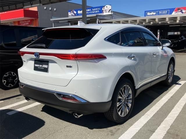 Toyota HARRIER HYBRID 2023-09 18522-3