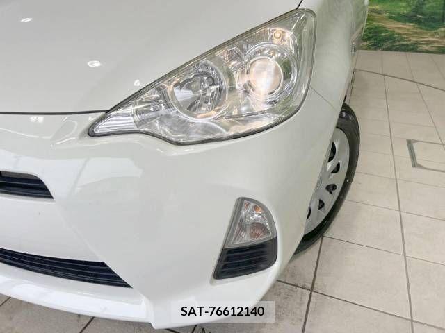 Toyota AQUA 2013-08 339644-12