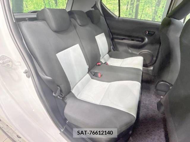 Toyota AQUA 2013-08 339644-9