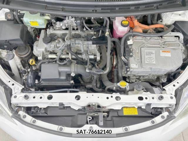 Toyota AQUA 2013-08 339644-18