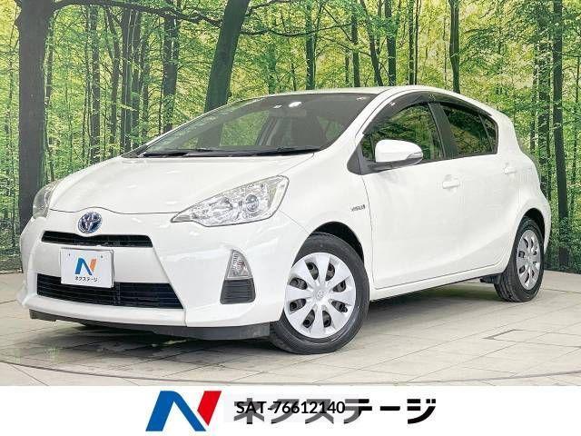 Toyota AQUA 2013-08 339644-0