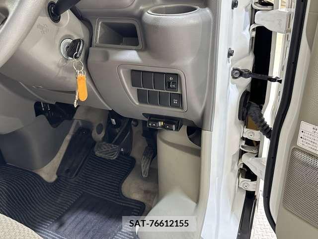 Suzuki EVERY 2017-03 268813-15