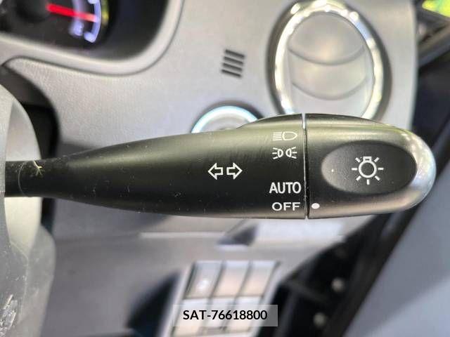 Nissan ROOX 2012-02 393749-7