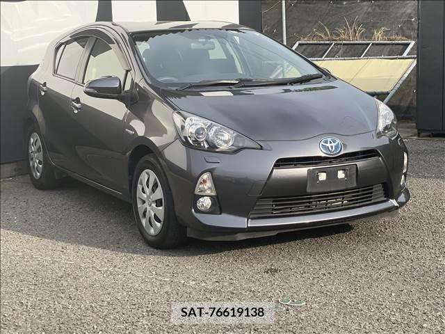 Toyota AQUA 2013-07 261072-2