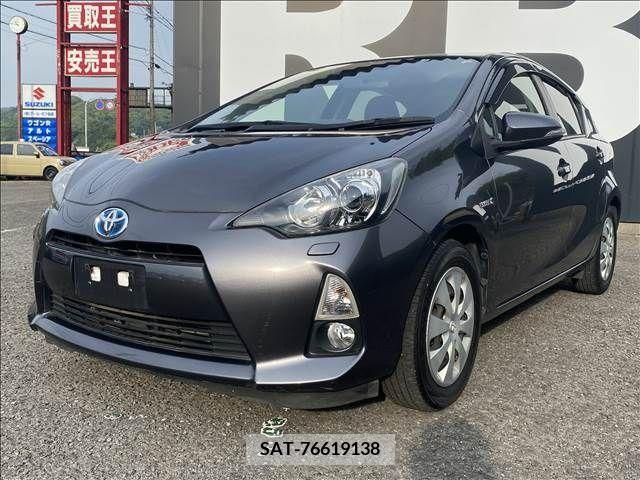 Toyota AQUA 2013-07 261072-7