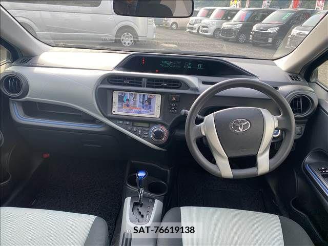 Toyota AQUA 2013-07 261072-8