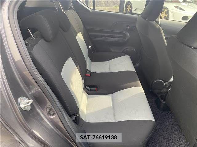 Toyota AQUA 2013-07 261072-10