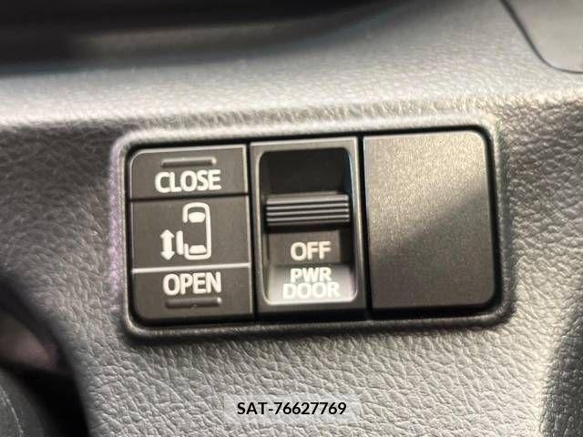 Toyota SIENTA 2022-04 298356-5