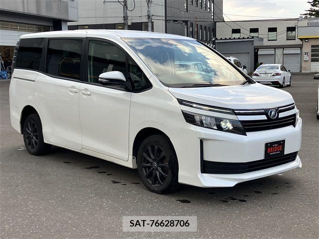 Toyota VOXY 2014-07 321724-8