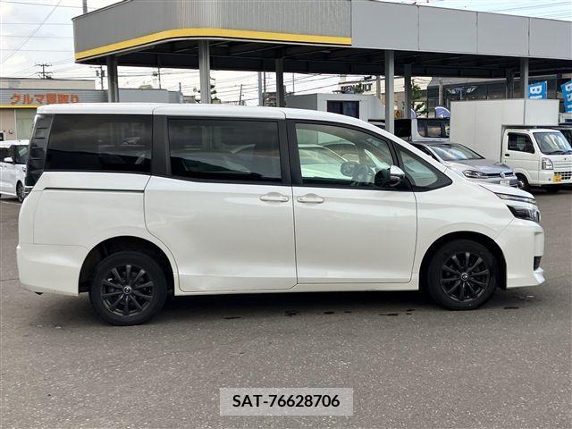 Toyota VOXY 2014-07 321724-7