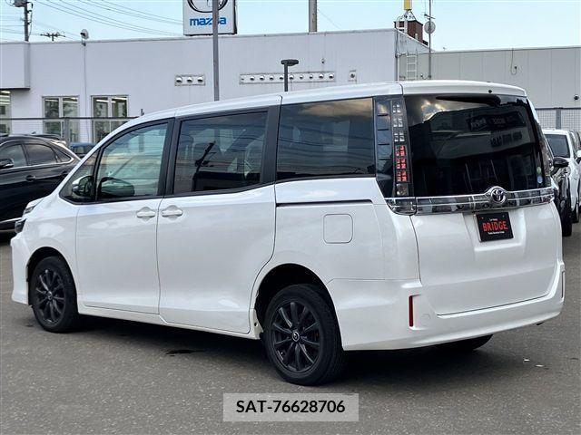 Toyota VOXY 2014-07 321724-4
