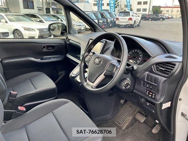 Toyota VOXY 2014-07 321724-12