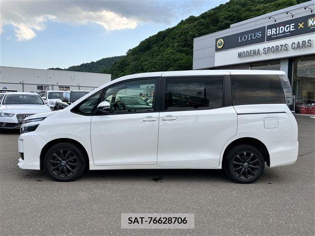 Toyota VOXY 2014-07 321724-3