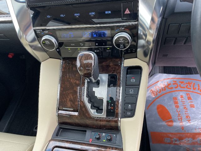 Toyota ALPHARD 2018-12 24705-16