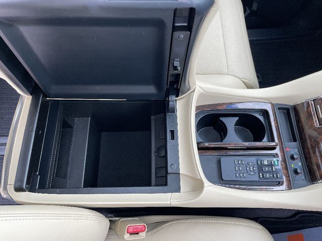 Toyota ALPHARD 2018-12 24705-17