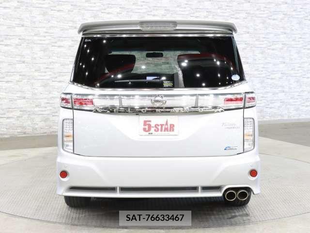 Nissan ELGRAND 2010-10 341579-12