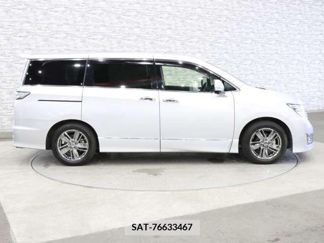 Nissan ELGRAND 2010-10 341579-11