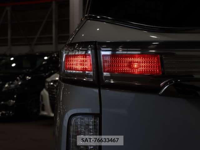 Nissan ELGRAND 2010-10 341579-14