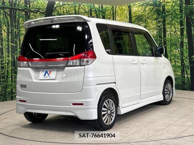 Mitsubishi DELICA D2 2011-04 296424-17