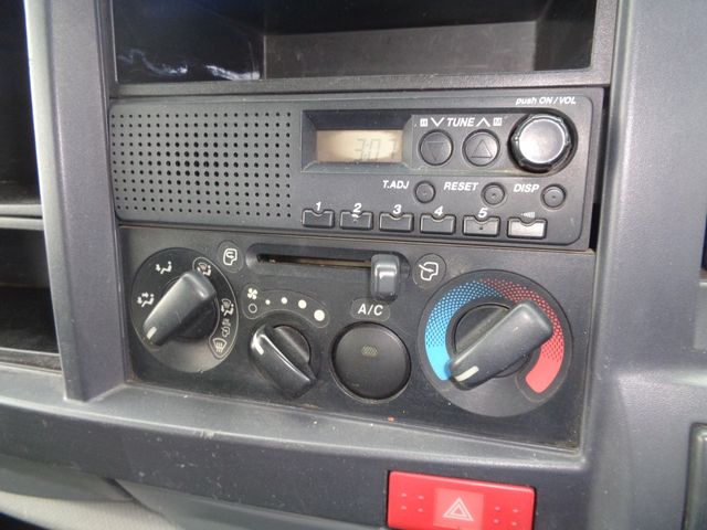 Isuzu ELF TRUCK 2008-08 7426-9