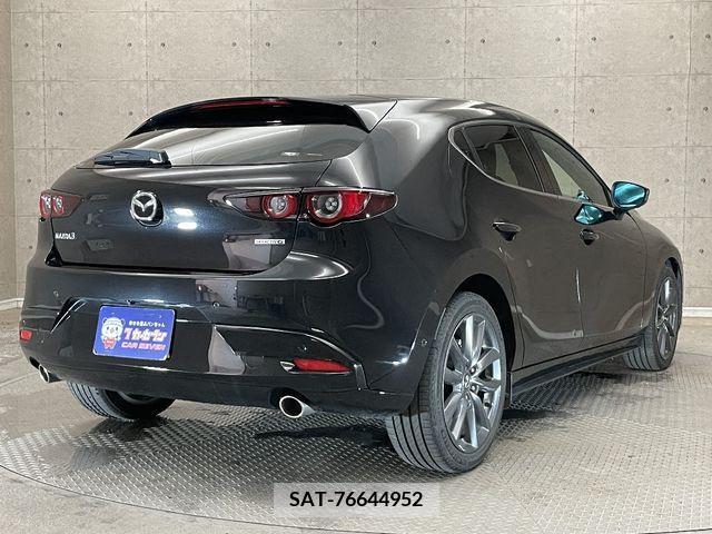 Mazda MAZDA3 2019-09 251132-3