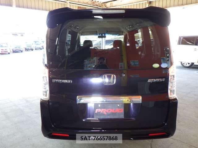 Honda e 2010-08 203258-7