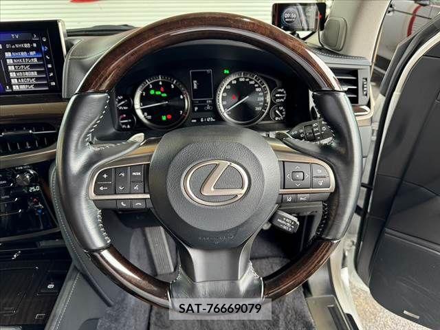 Lexus LX 2016-11 353956-6