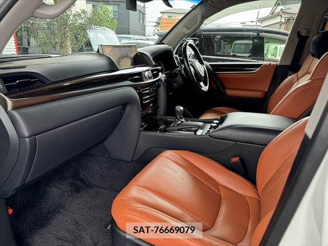 Lexus LX 2016-11 353956-15