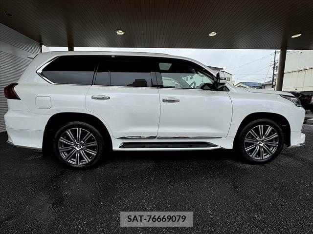 Lexus LX 2016-11 353956-9