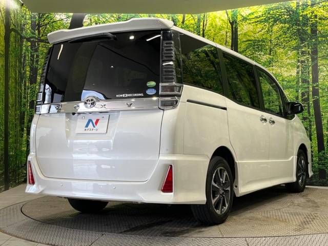 Toyota VOXY 2019-08 184301-18
