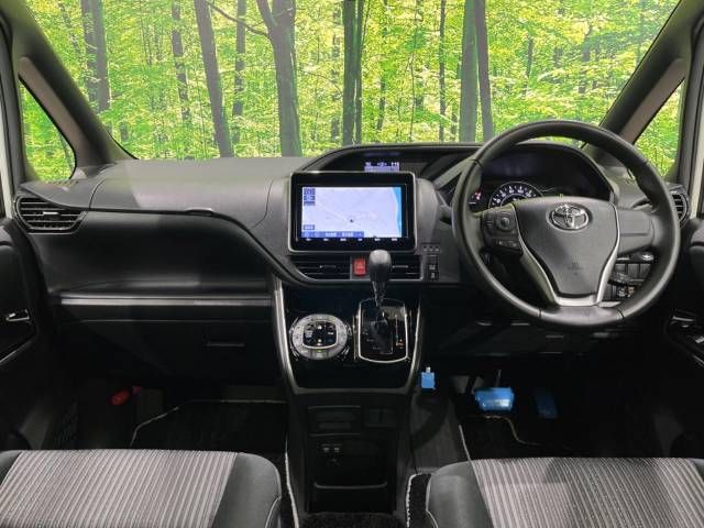Toyota VOXY 2019-08 184301-1
