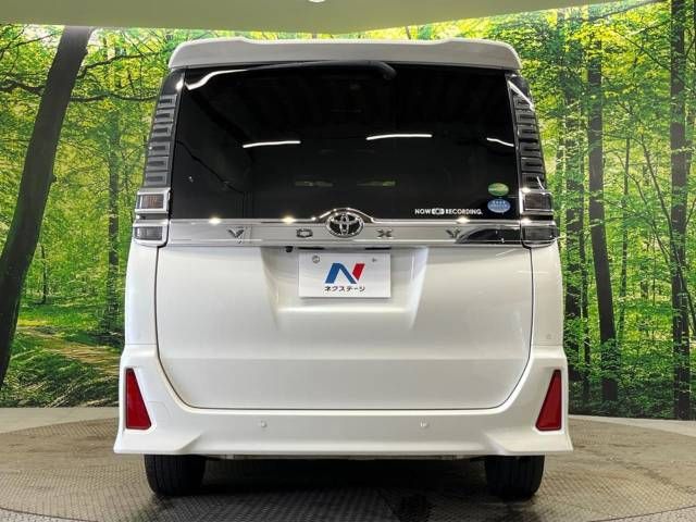 Toyota VOXY 2019-08 184301-16