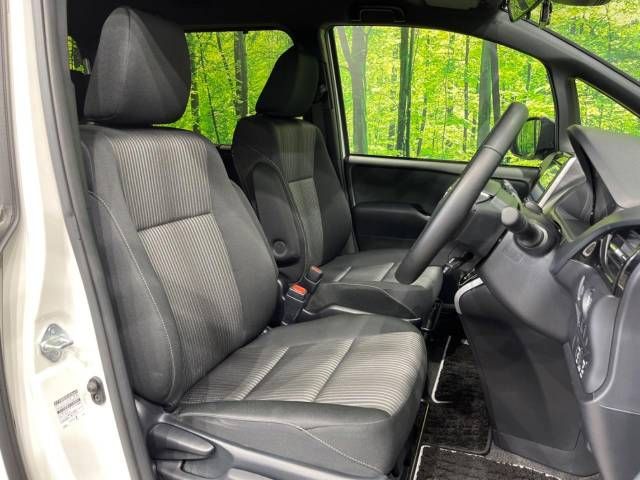 Toyota VOXY 2019-08 184301-8