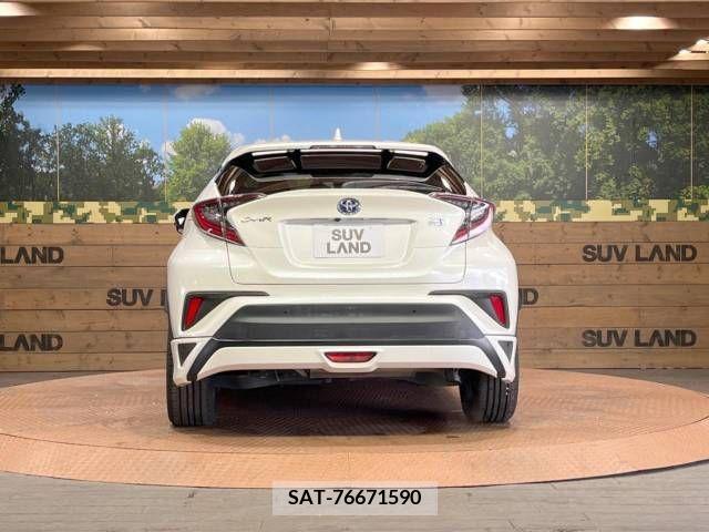 Toyota C-HR 2017-02 209202-15