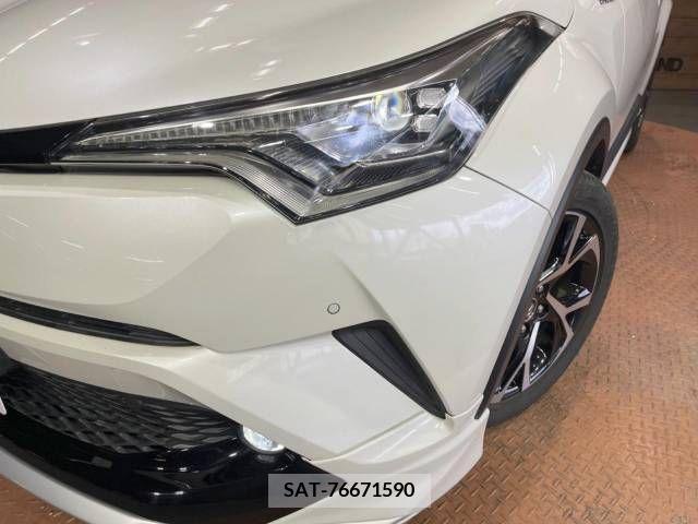 Toyota C-HR 2017-02 209202-12
