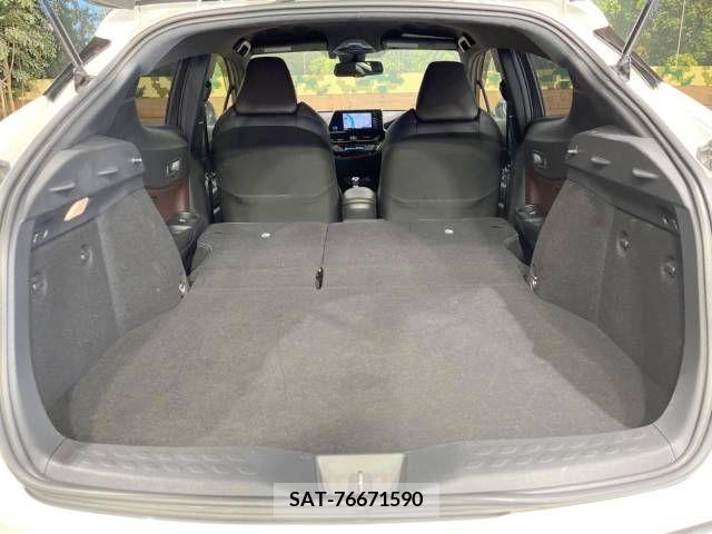 Toyota C-HR 2017-02 209202-11