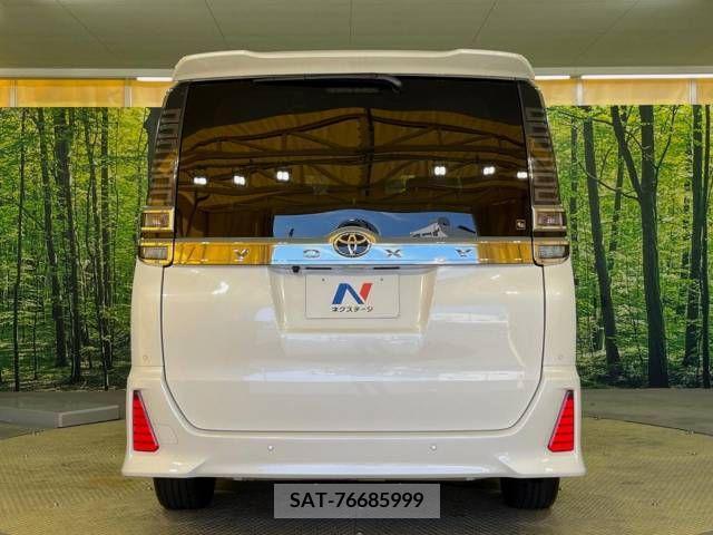 Toyota VOXY 2019-03 321612-16