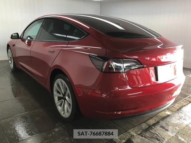 Tesla MODEL 3 2021-06 225170-3