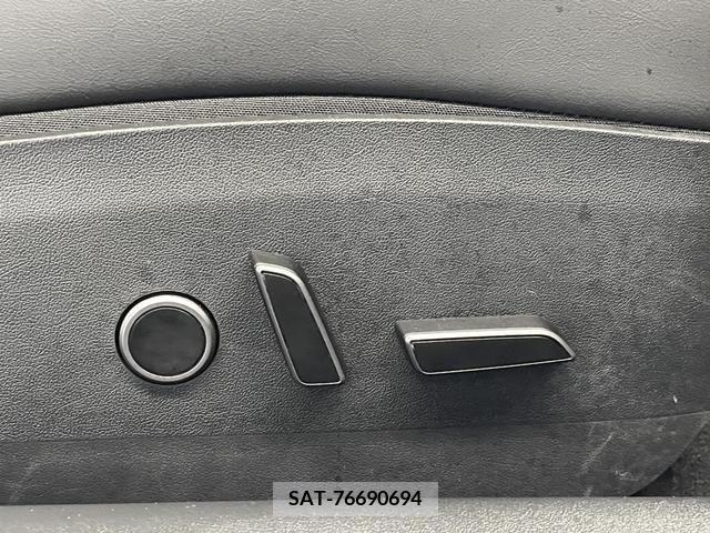 Tesla MODEL 3 2022-11 246228-11