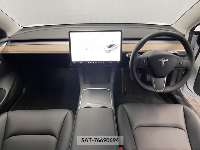 Tesla MODEL 3 2022-11 246228-10