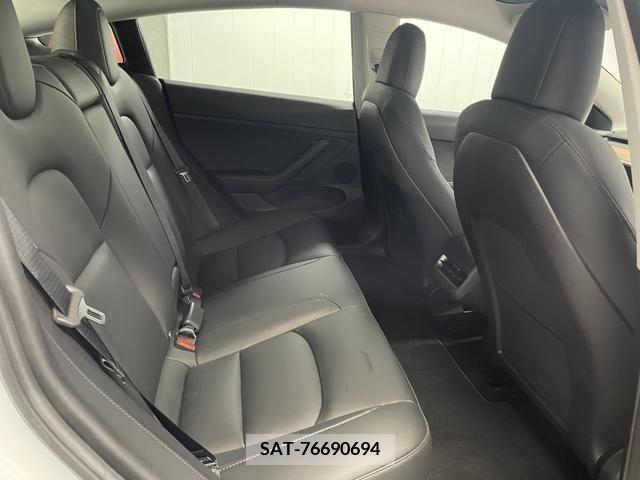 Tesla MODEL 3 2022-11 246228-4