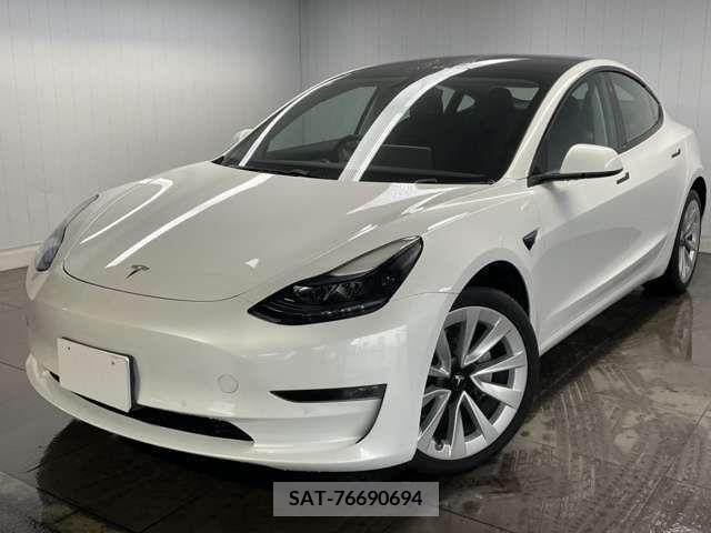 Tesla MODEL 3 2022-11 246228-13