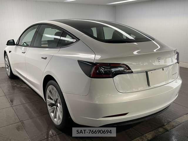 Tesla MODEL 3 2022-11 246228-2