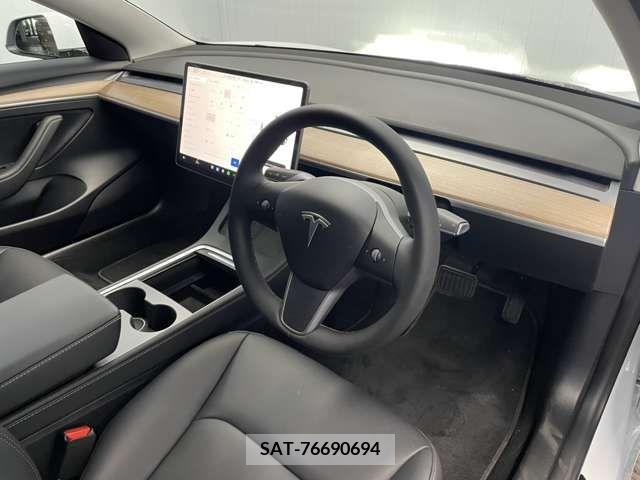 Tesla MODEL 3 2022-11 246228-1