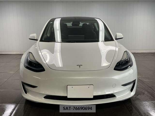 Tesla MODEL 3 2022-11 246228-12